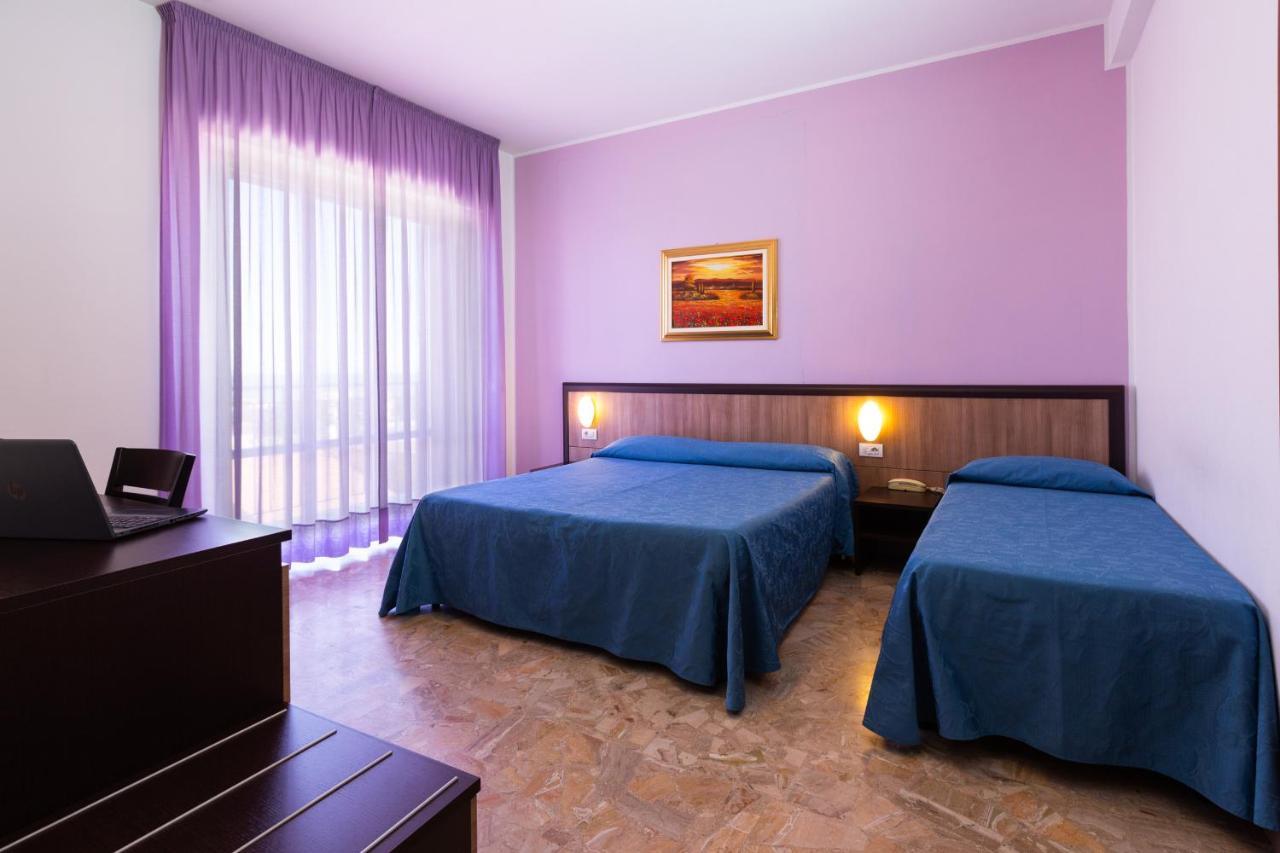 Hotel Belvedere ปอร์โต ซันเตลปีดิโอ ภายนอก รูปภาพ