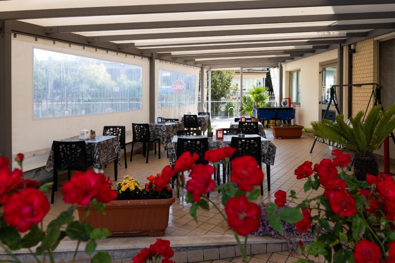 Hotel Belvedere ปอร์โต ซันเตลปีดิโอ ภายนอก รูปภาพ